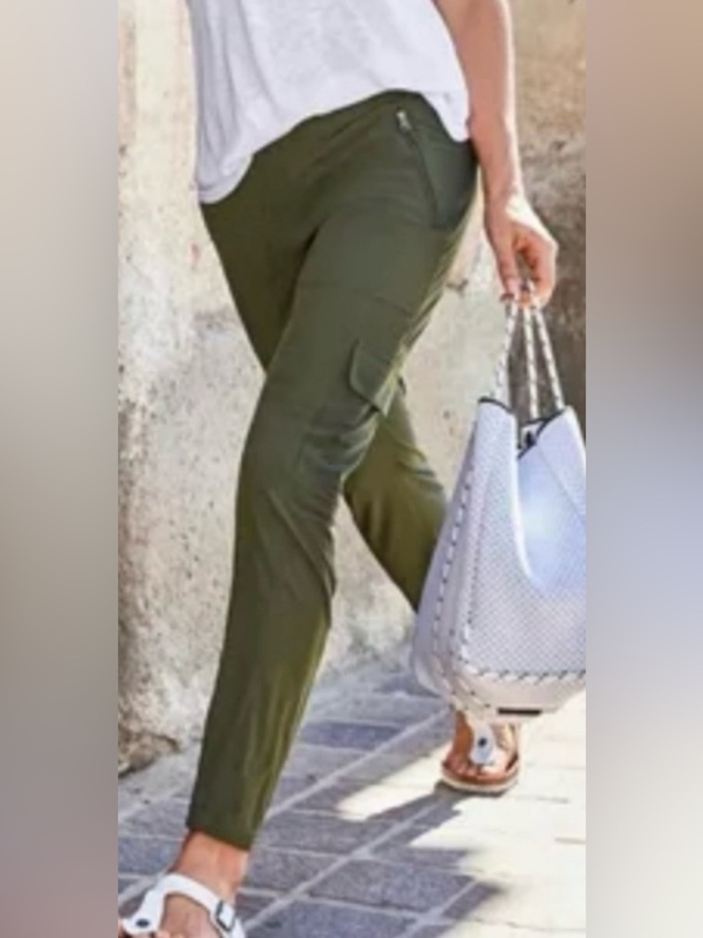 Athleta Chelsea Cargo Pull-on Pants in Kelly Olive Green | 12 | EUC
